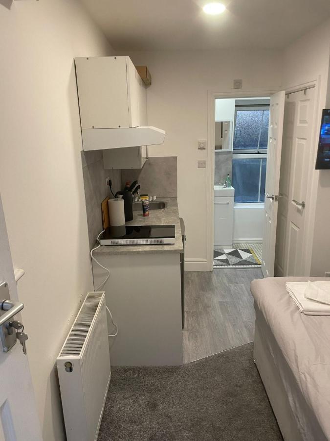 Luton Short Term Lets - Cardiff Road Apartment Exterior photo