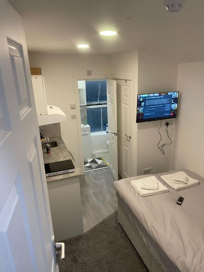 Luton Short Term Lets - Cardiff Road Apartment Exterior photo