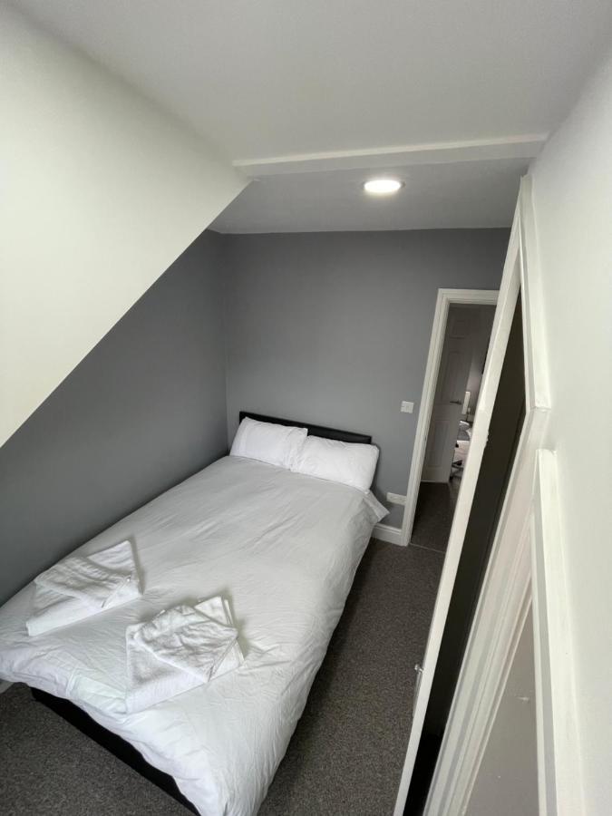 Luton Short Term Lets - Cardiff Road Apartment Exterior photo