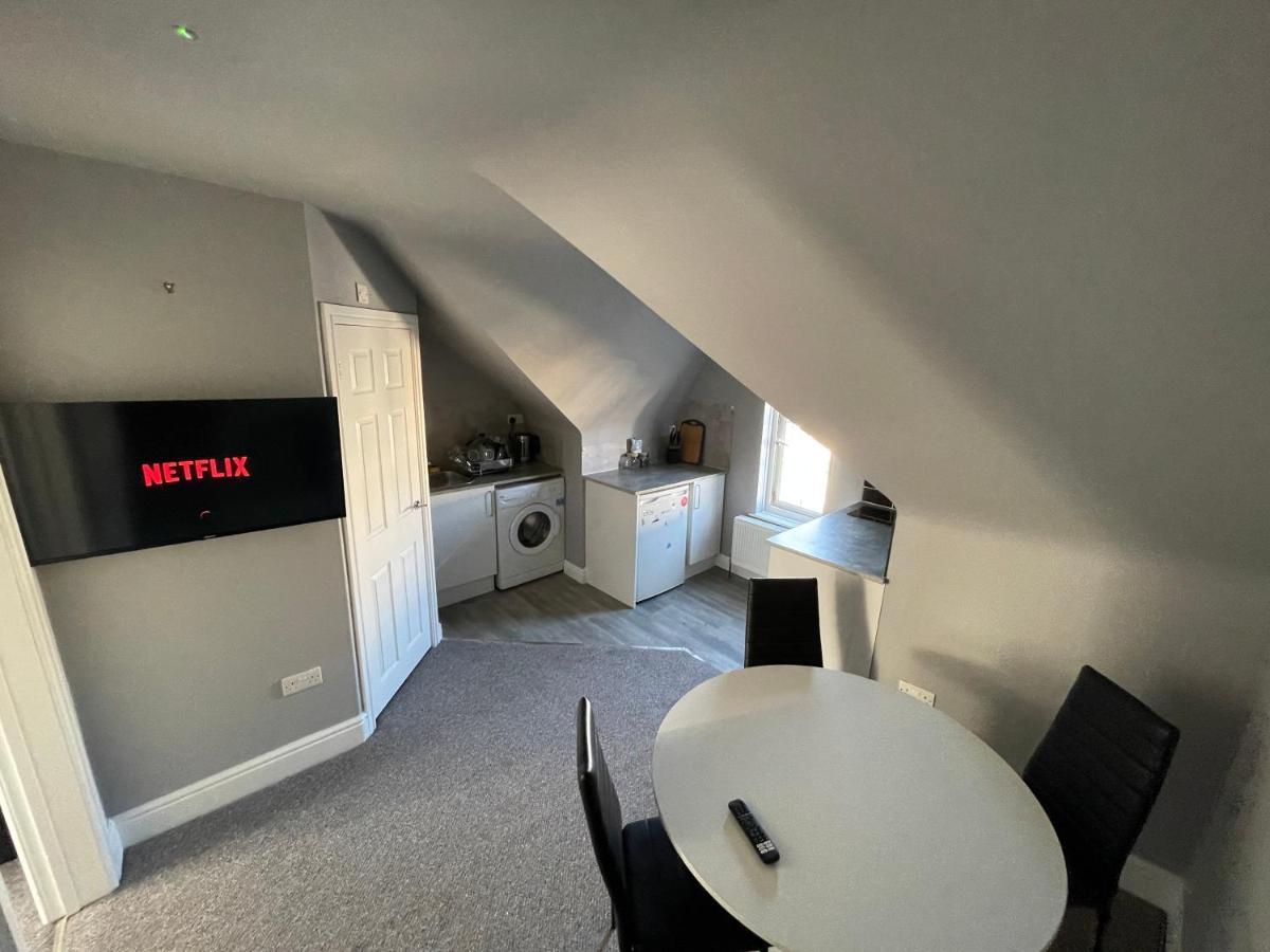 Luton Short Term Lets - Cardiff Road Apartment Exterior photo