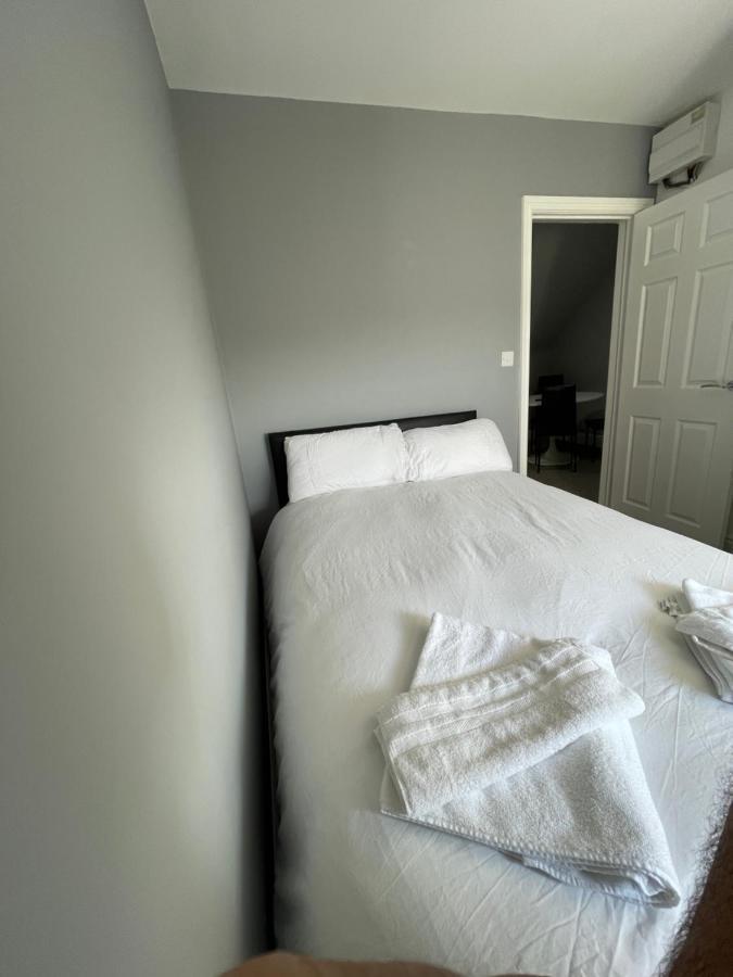 Luton Short Term Lets - Cardiff Road Apartment Exterior photo