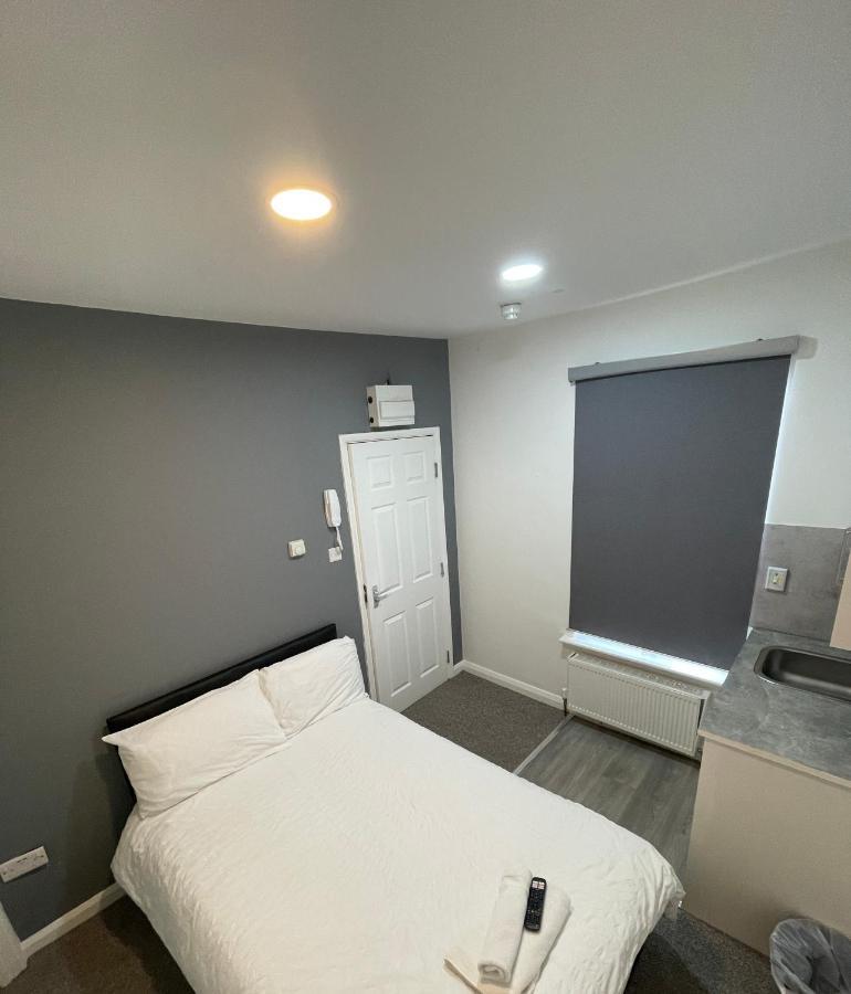 Luton Short Term Lets - Cardiff Road Apartment Exterior photo